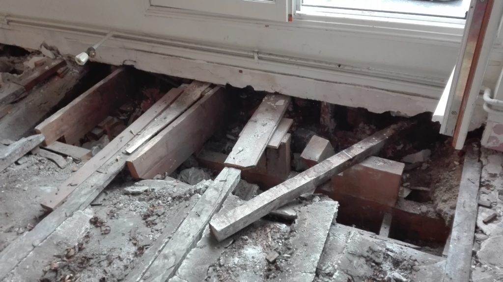 M.A.C Menuiserie Agencement Cuisine, Rénovation parquet, photo pour justifier d’un imprévu, Paris, 2018